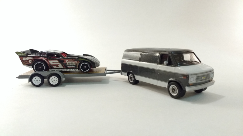 Illustration for article titled The Tuesday tow. Featuring the Greenlight '77 Chevy G20 van.